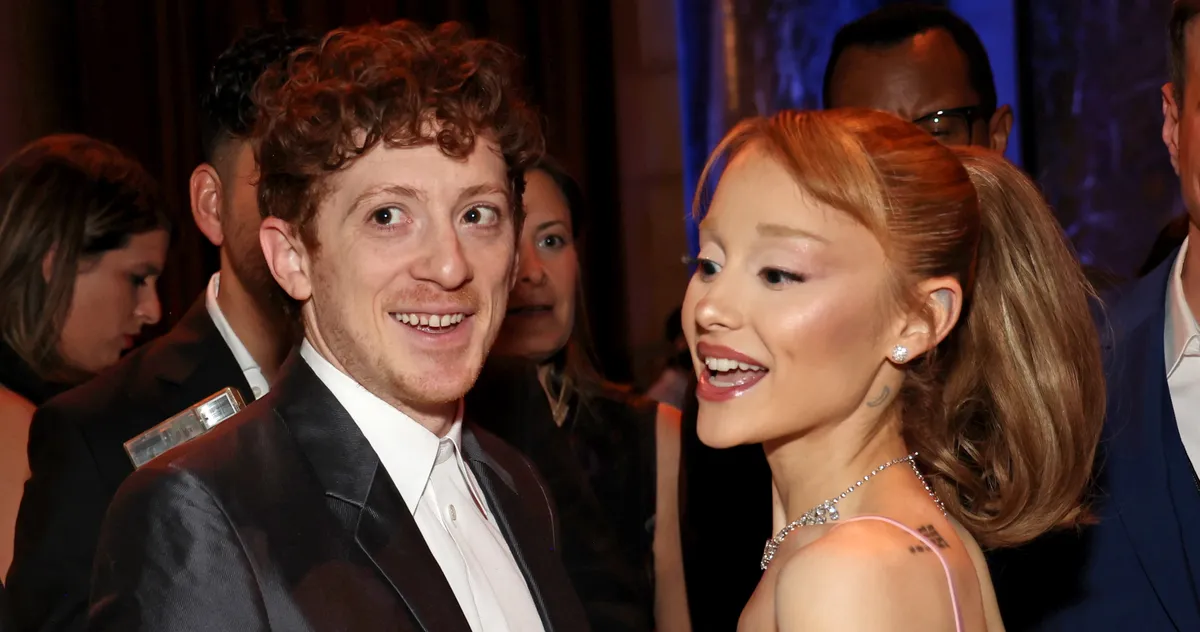 Featured image for Ariana Grande and Ethan Slater Maintain Relationship Amid Split Rumors