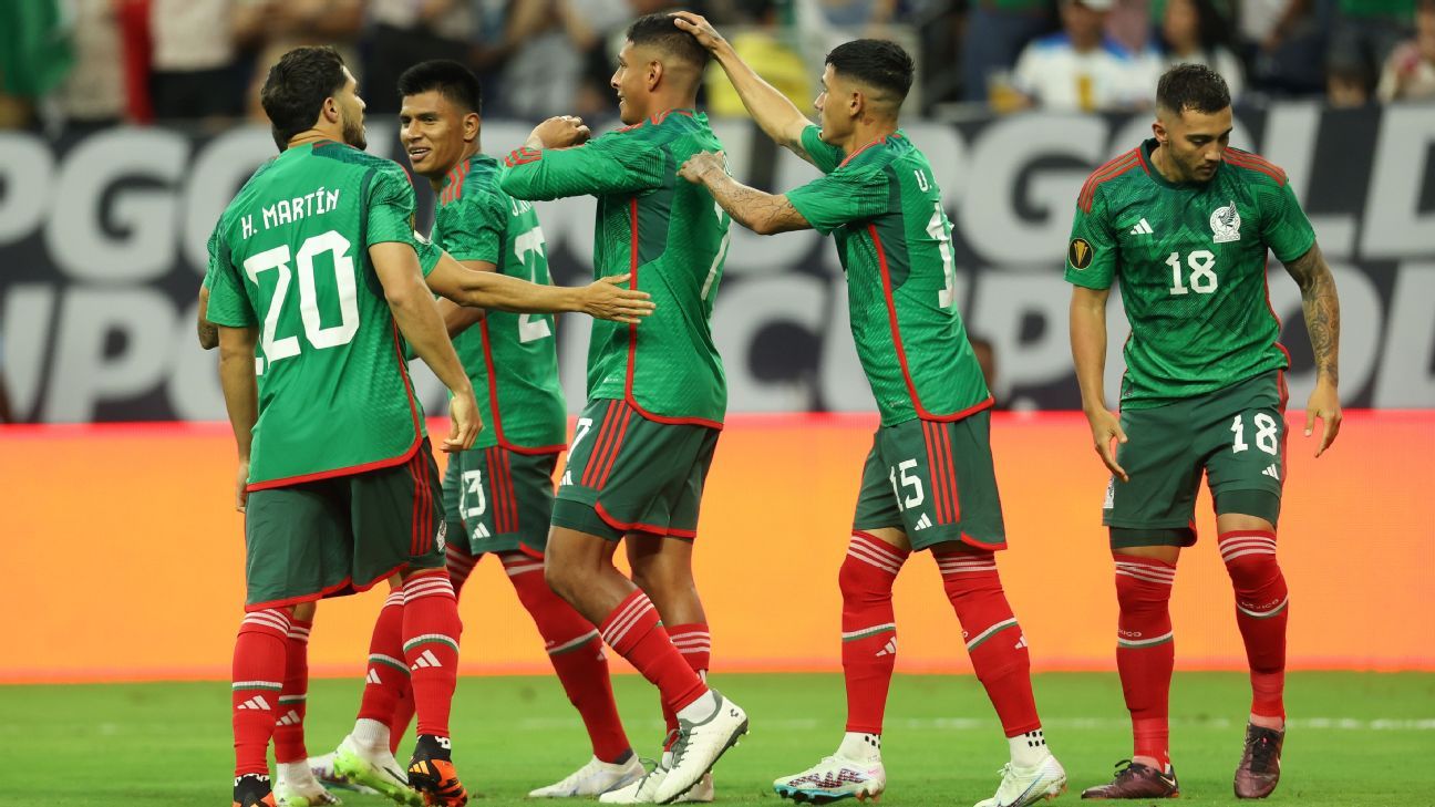 Featured image for Jaime Lozano leads Mexico to strong start in Gold Cup.