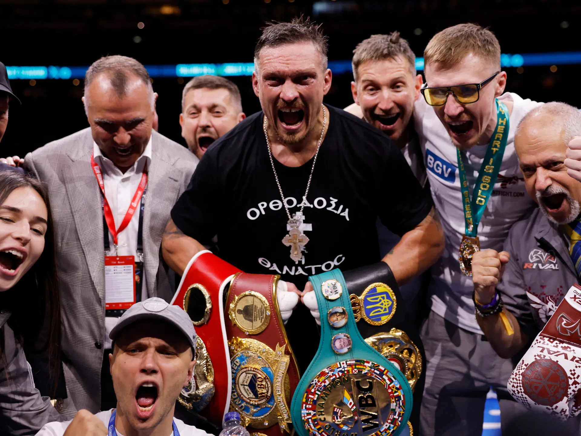 Featured image for Usyk unifies heavyweight belts with fifth-round KO of Dubois
