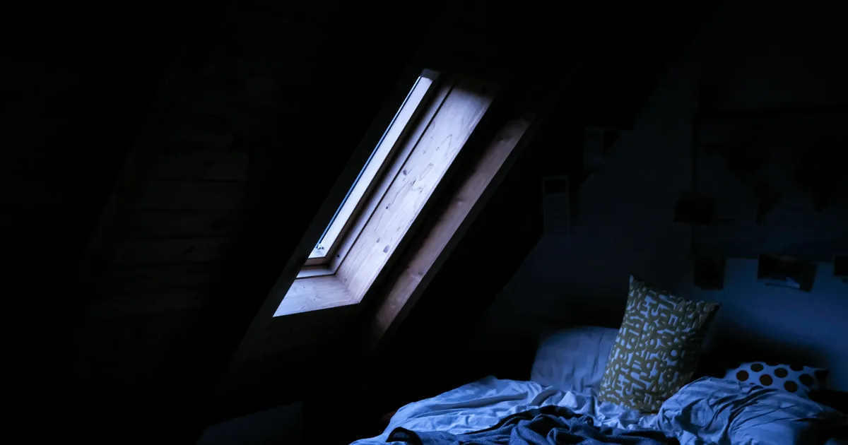 Featured image for Why Many People Wake Up at the Same Time Every Night and What It Means