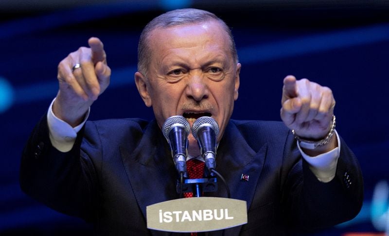 Featured image for Turks abroad cast votes in presidential election runoff.