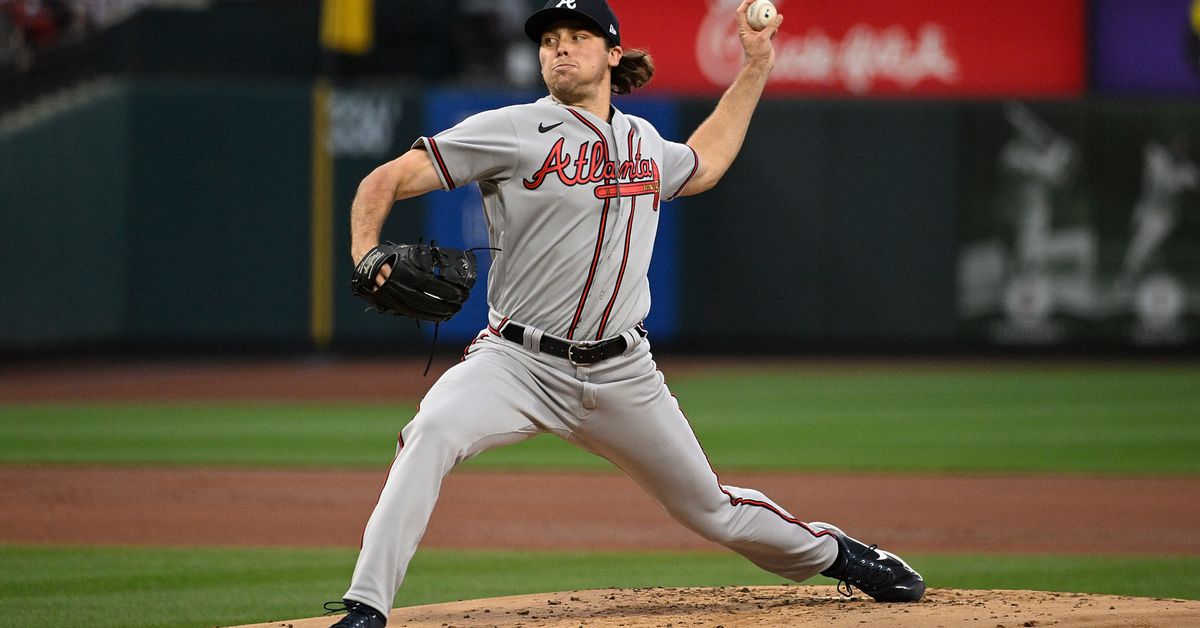 Featured image for Dylan Dodd shines in Braves' 4-1 victory over Cardinals.