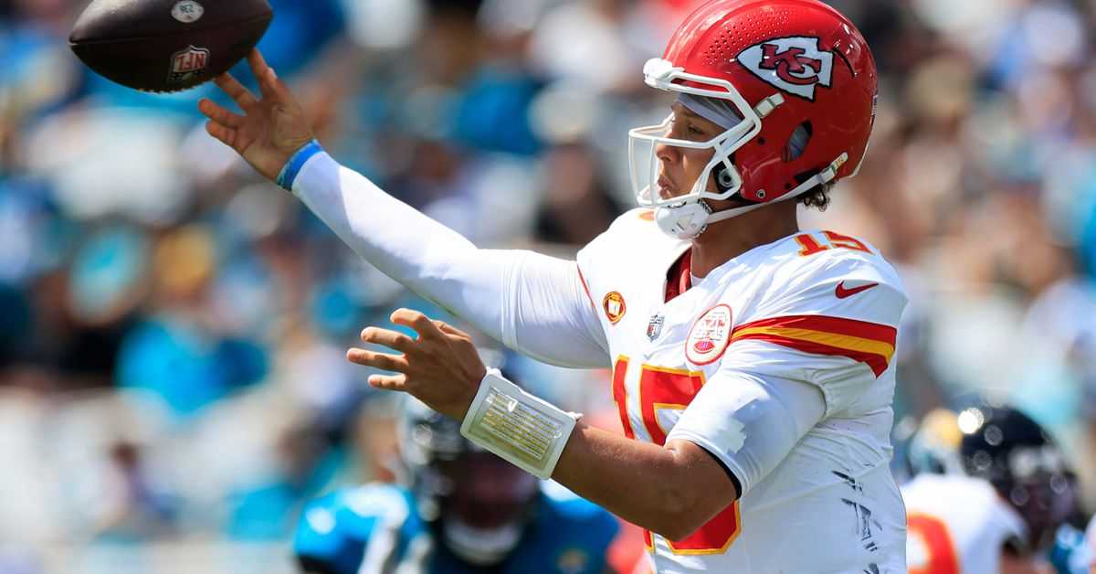 Featured image for Chiefs' Offensive Struggles and O.J. Simpson's Podcast Appearance