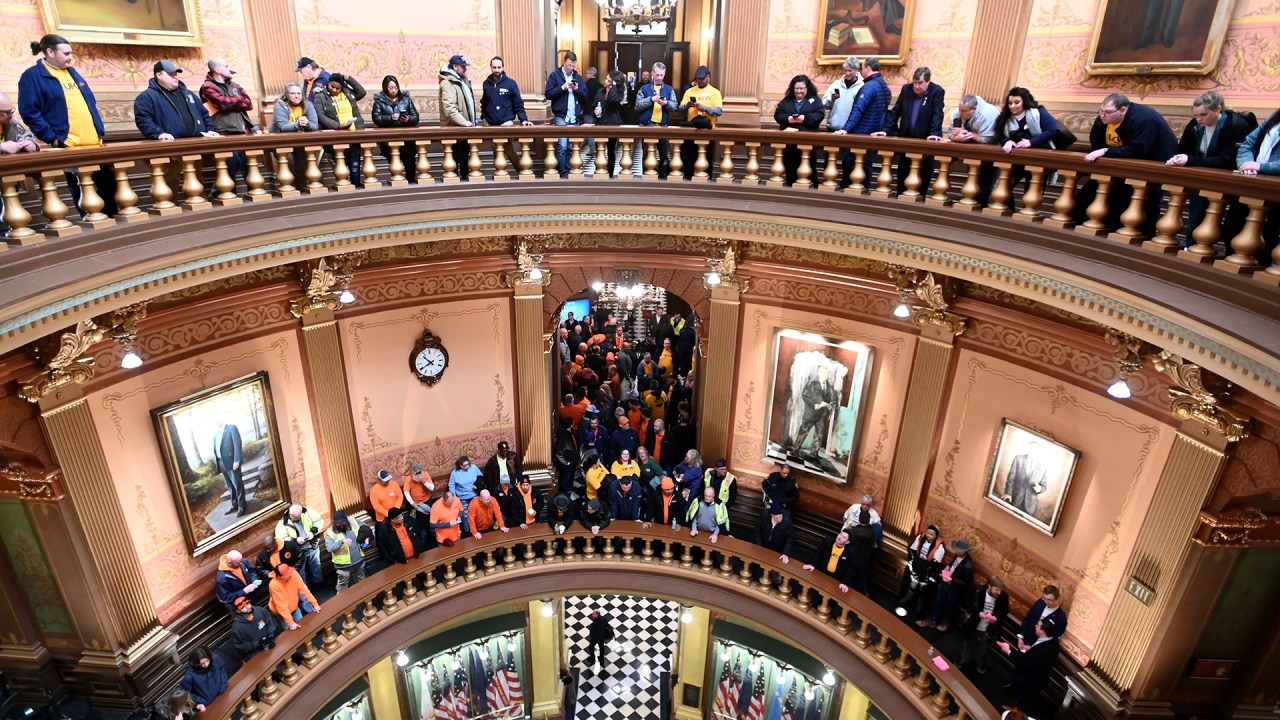 Featured image for Michigan's Right-to-Work Law: Controversy and Consequences