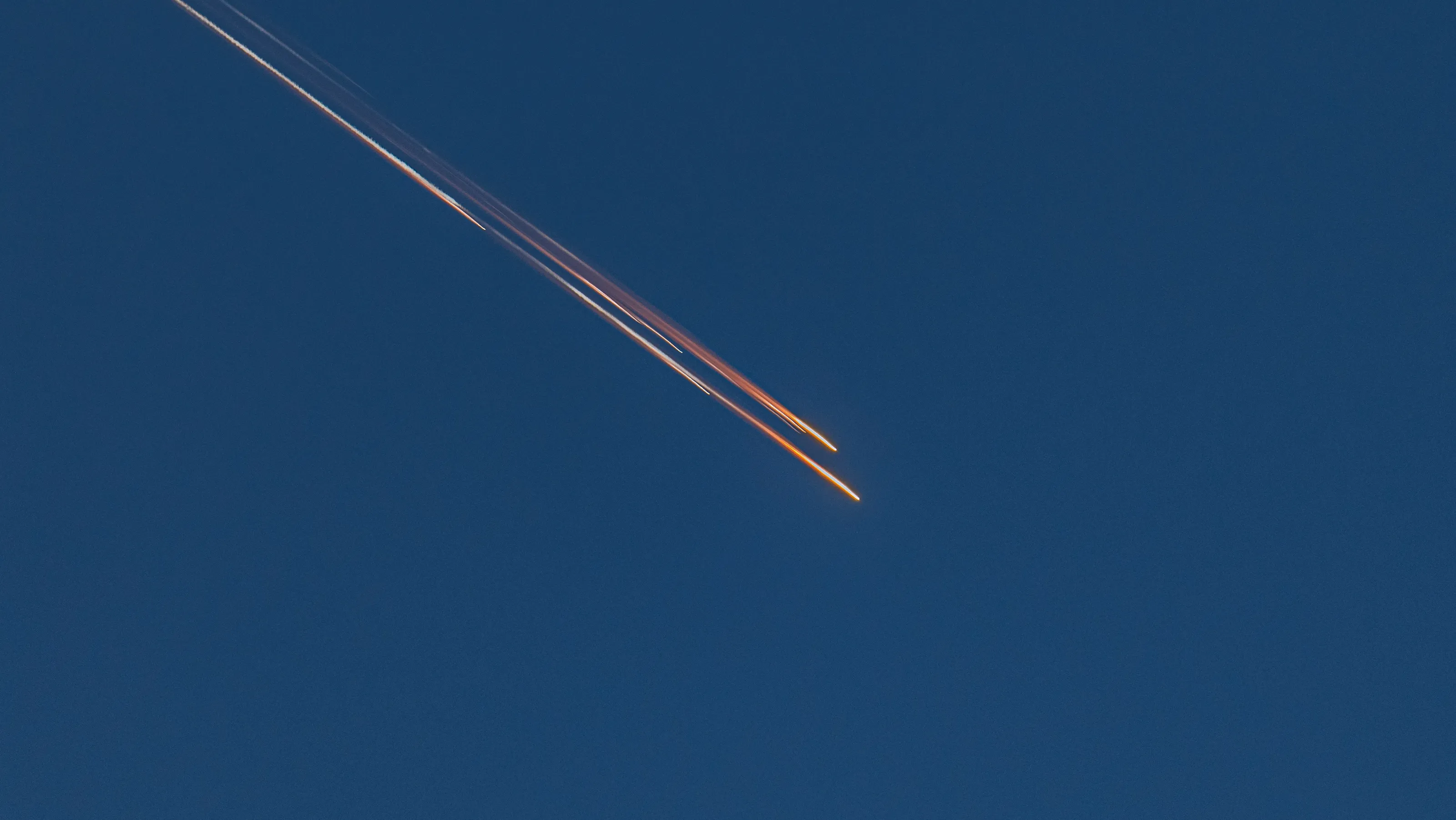 Featured image for Florida Fireball Likely from Reentering Space Debris, Not Meteorite