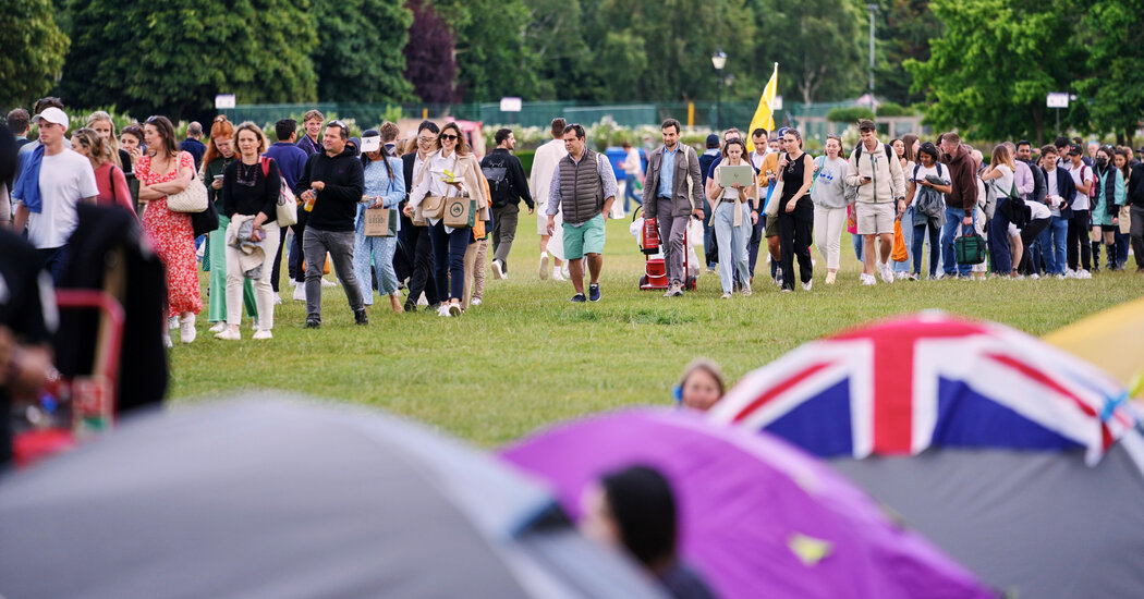 Featured image for "The Wimbledon Queue: A Tennis Pilgrimage with Long Waits and Silly Wi-Fi Issues"