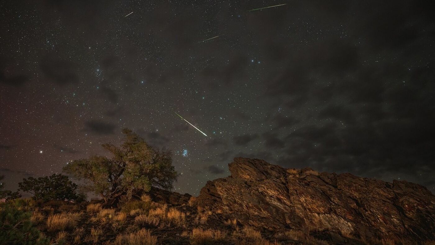 Featured image for Perseids Meteor Shower 2025: Peak Expectations and Moonlight Challenges