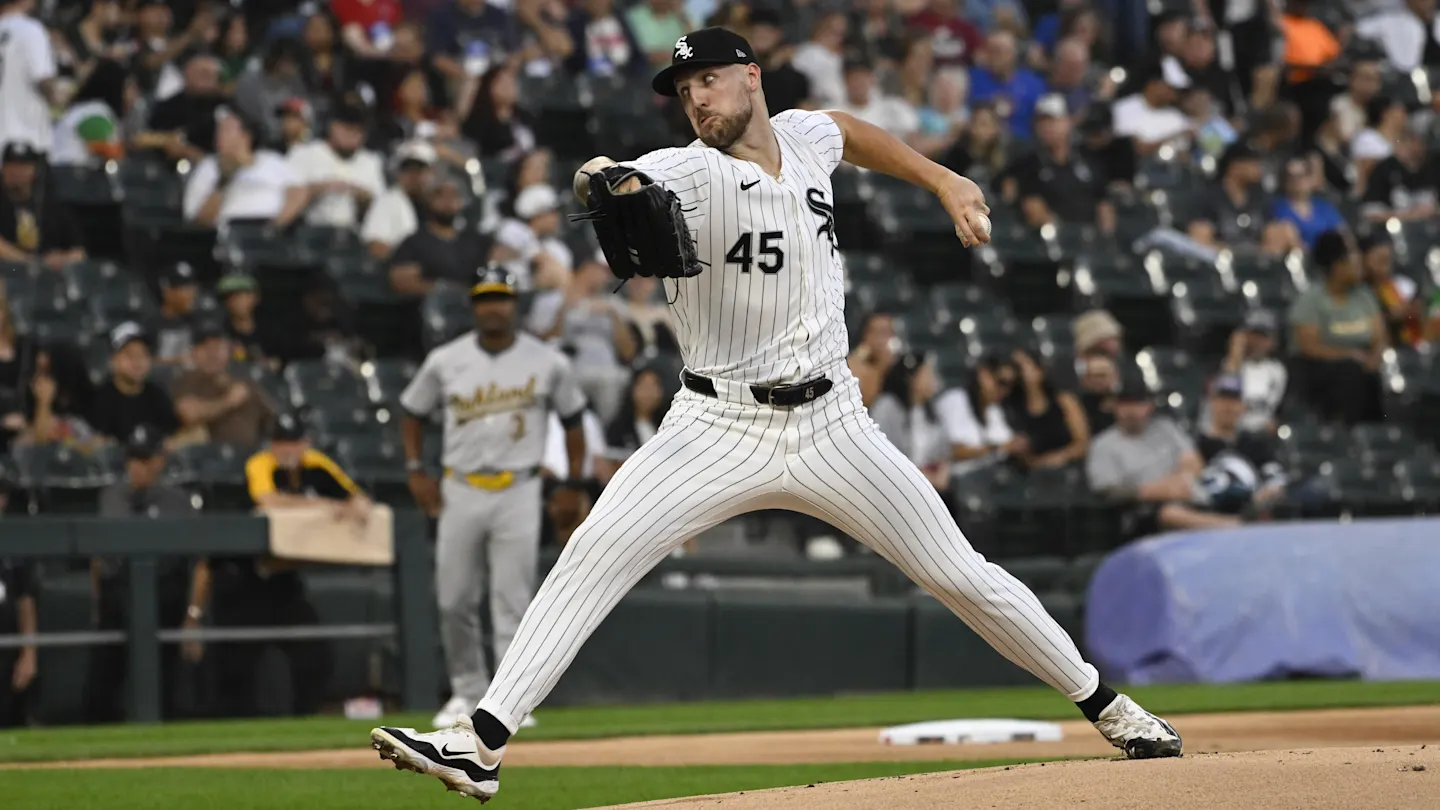 Featured image for Yankees and Mets Lead Race for White Sox Pitcher Garrett Crochet