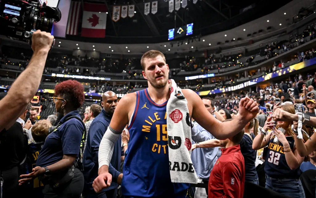 Featured image for Jokic to Hold Off on Nuggets Extension This Offseason
