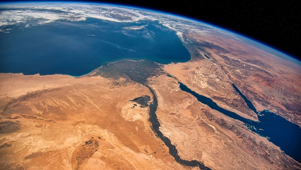 Featured image for Scientists Uncover 500-Million-Year-Old Magnetic Anomaly in Earth's Rocks