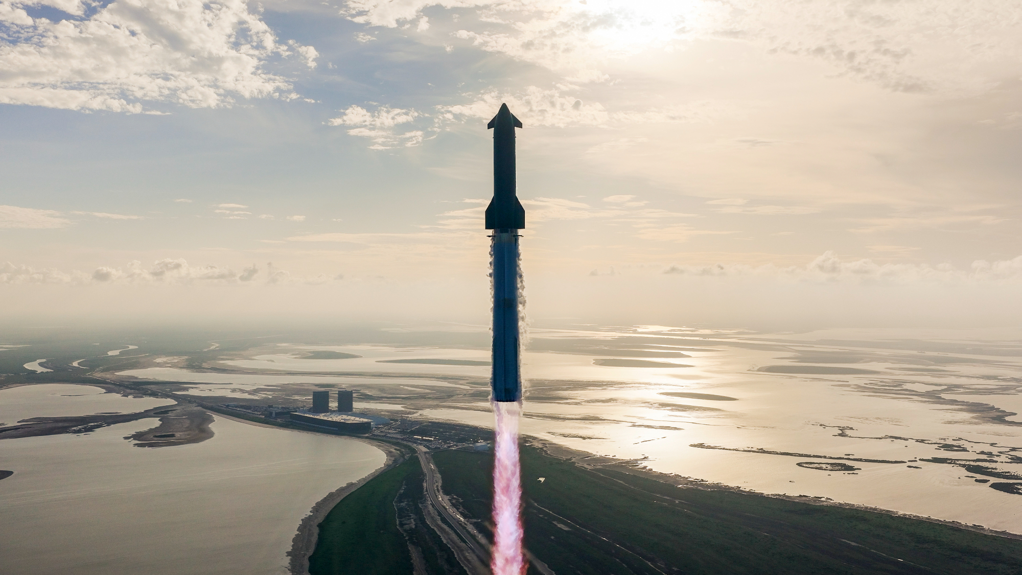 Featured image for SpaceX's Starship Achieves Major Milestone with 10th Successful Test Flight