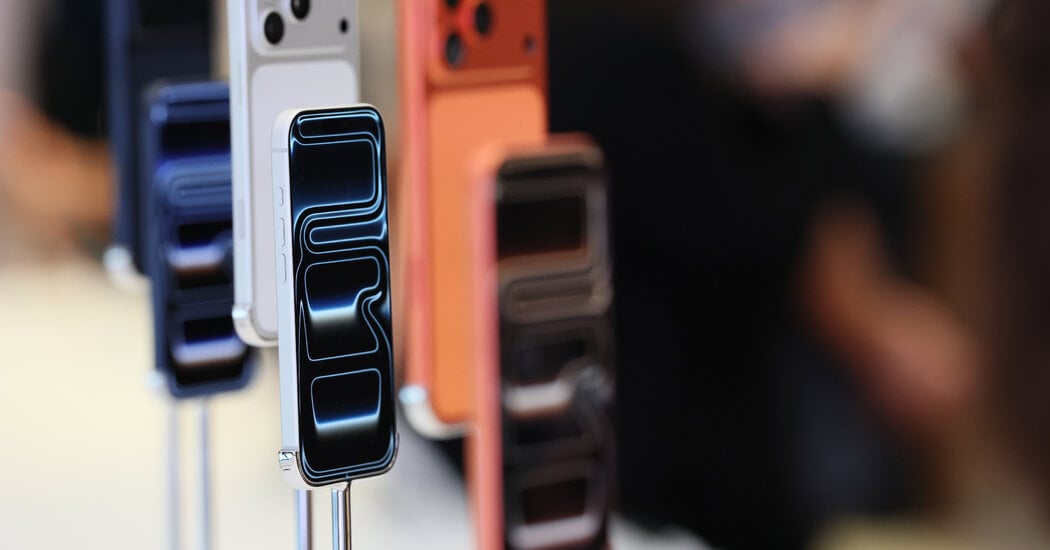 Featured image for Apple Removes ICE Tracking Apps Following Trump Administration Pressure