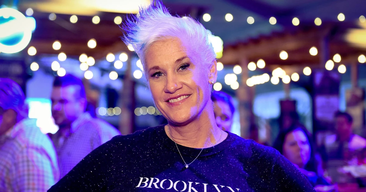 Featured image for Food Network Star Anne Burrell Dies by Suicide, Medical Examiner Confirms