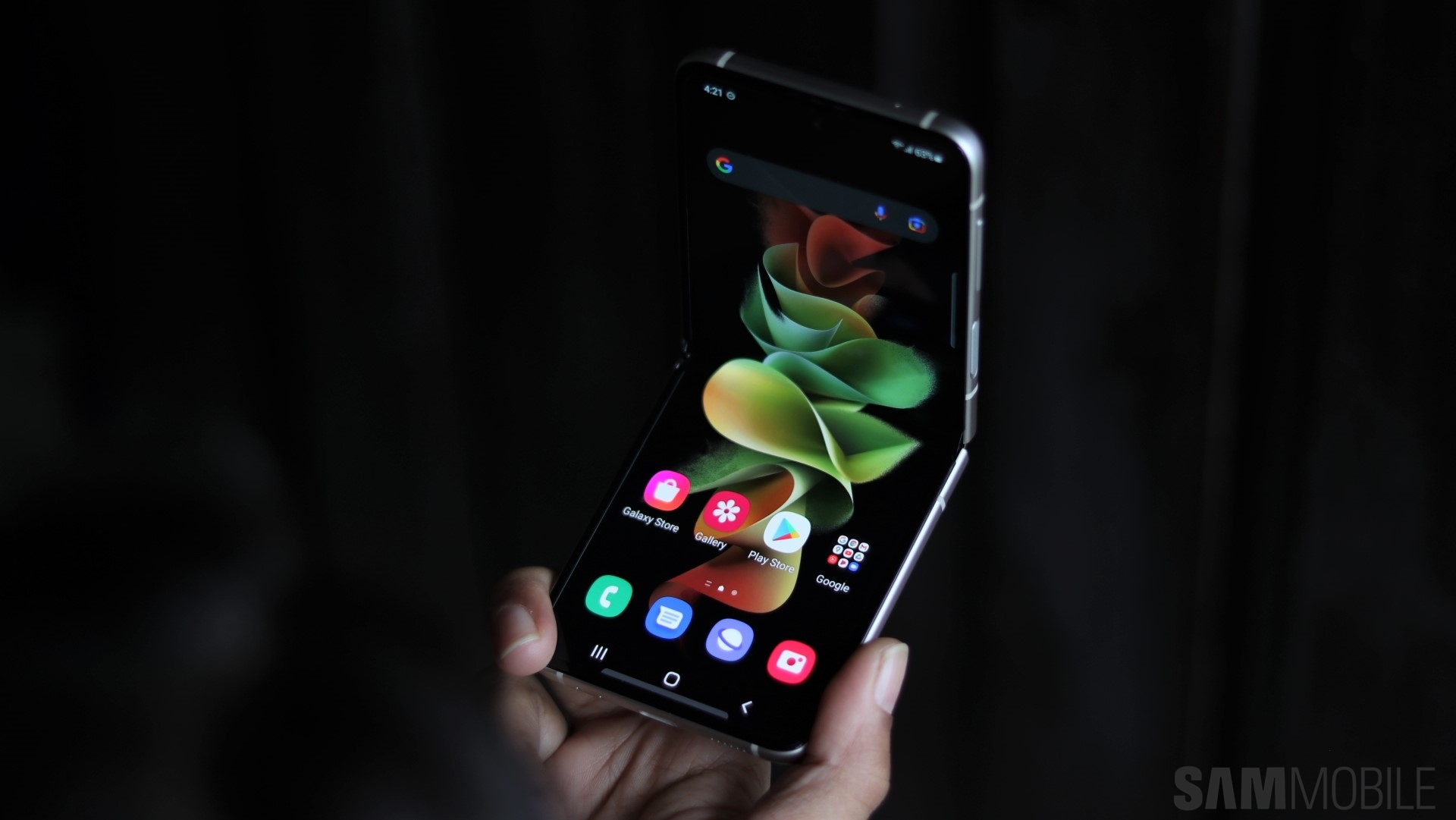 Featured image for "Samsung's Galaxy Z Flip 5 Takes the Internet by Storm, Leaving Users Spellbound"