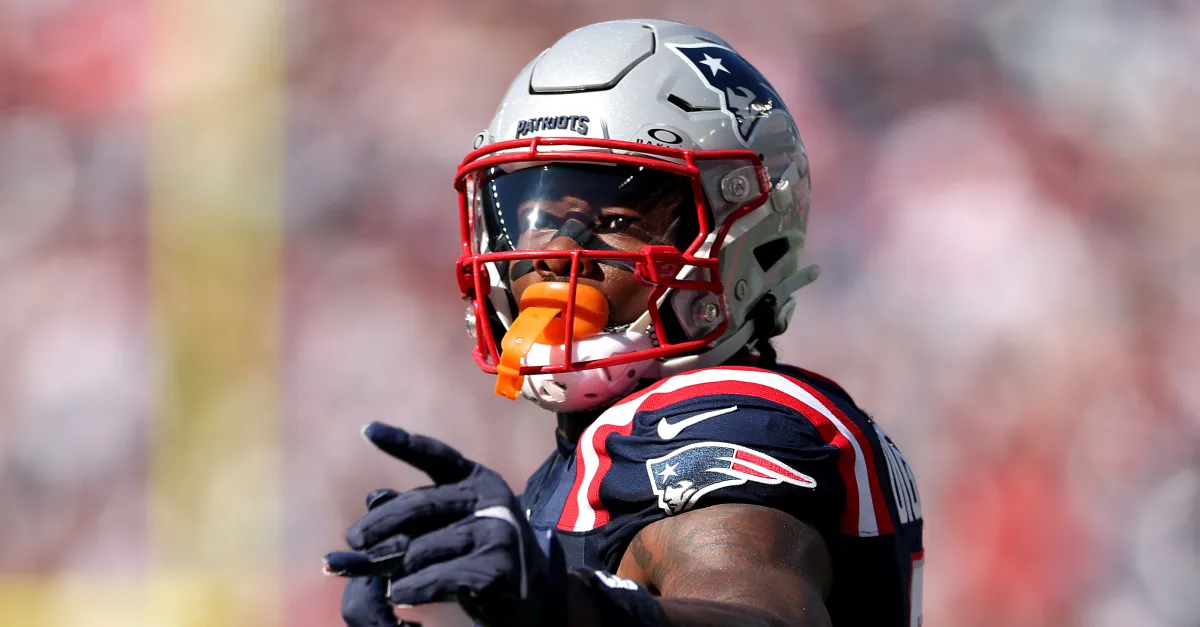 Featured image for Patriots Dominate Panthers in 42-13 Victory