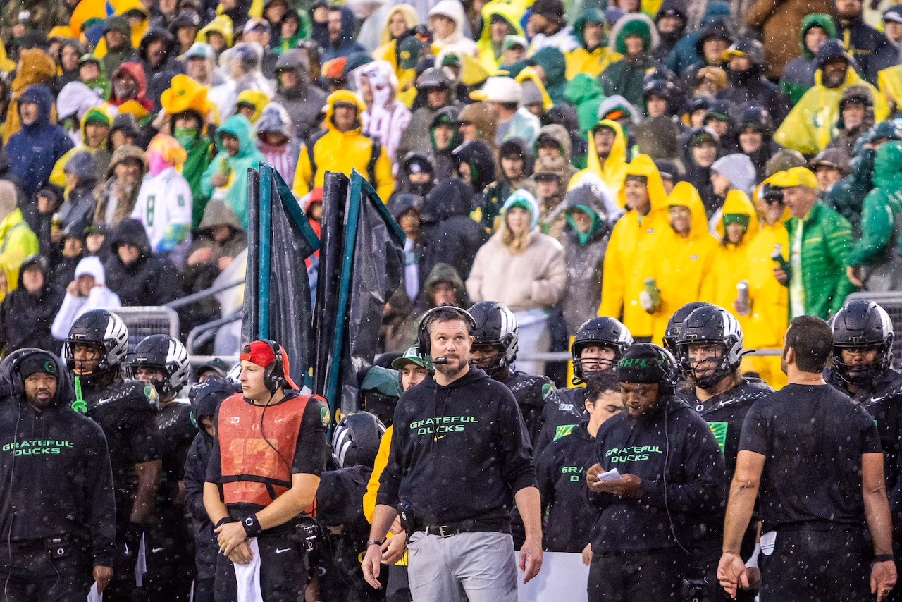 Featured image for Oregon Defeats Wisconsin in Week 9 Showdown