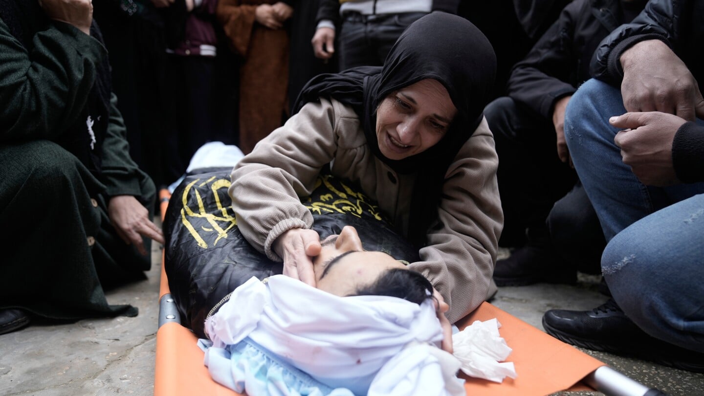 Featured image for Israeli Cabinet Approves 19 New West Bank Settlements