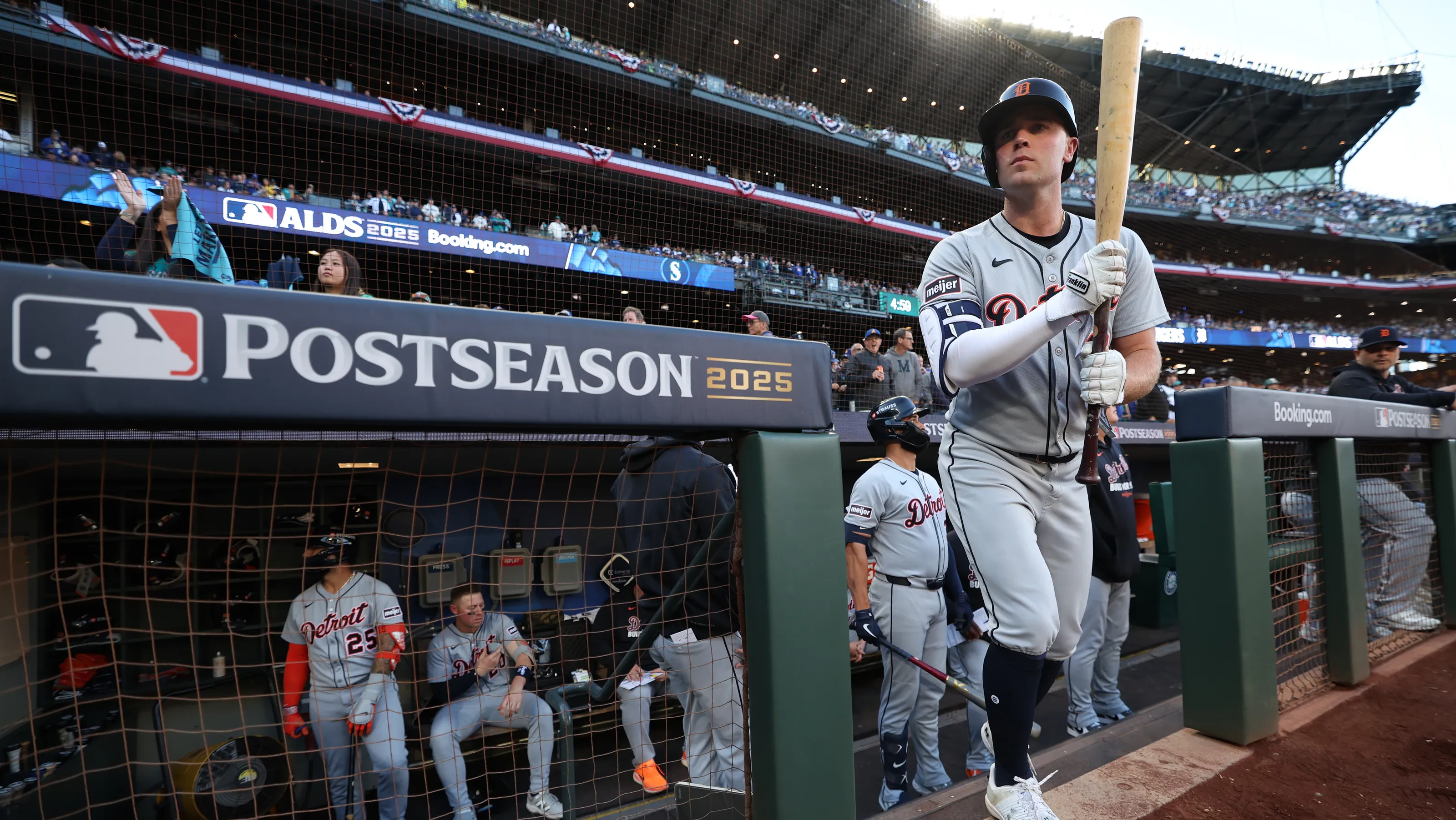 Featured image for Mariners and Tigers Prepare for ALDS Game 3 Amid Lineup Changes and Strategic Decisions