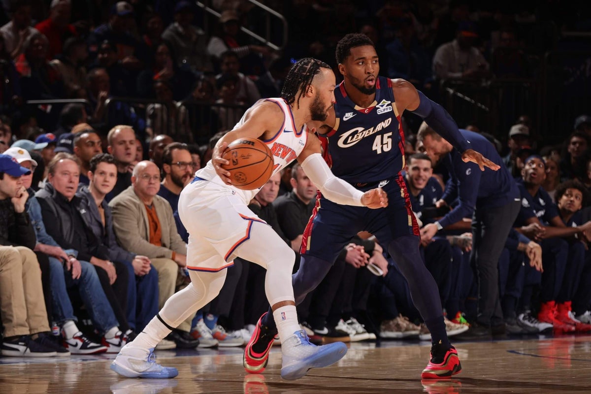 Featured image for Knicks' Fourth-Quarter Surge Overcomes Cavaliers' Mistakes