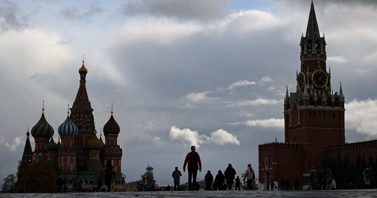 Featured image for Global Sanctions Shake Russian Oil Market Amid Tensions