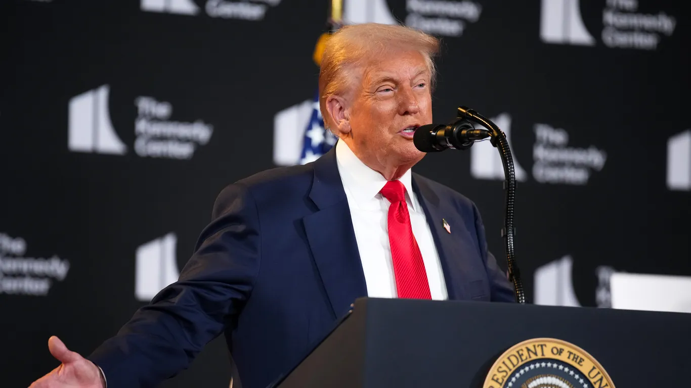 Featured image for Trump's Approval Declines Amid Economic and Political Challenges