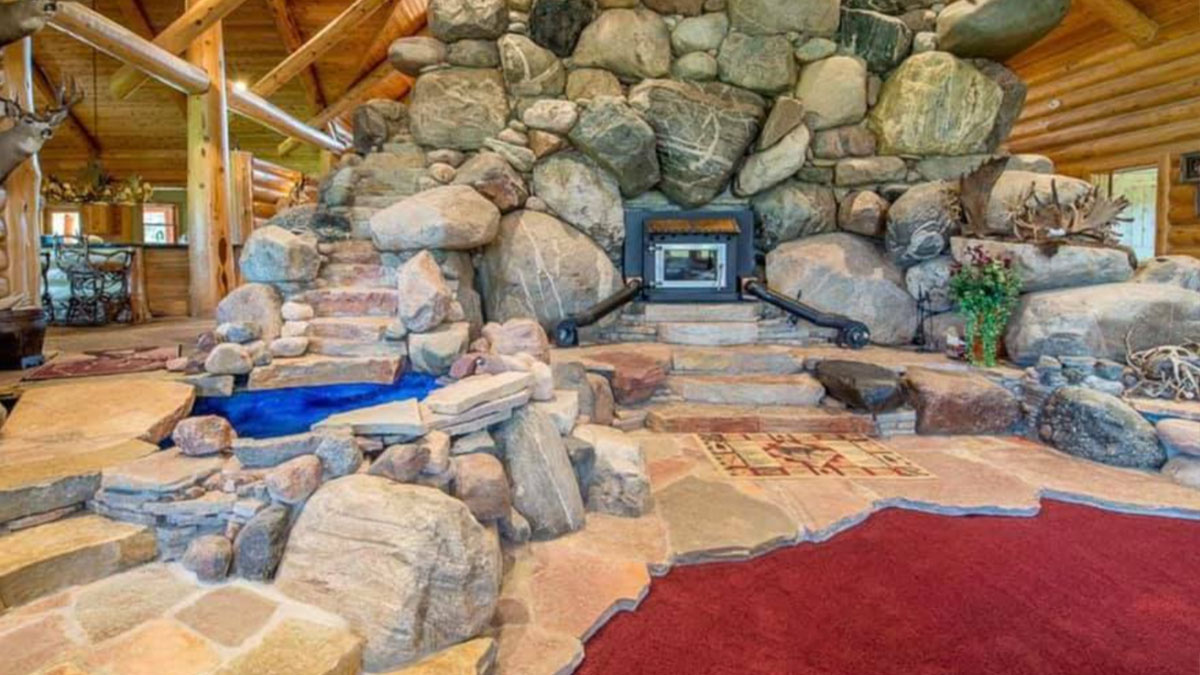 Featured image for 50 Unbelievably Bad Zillow Listings That Seem Fake