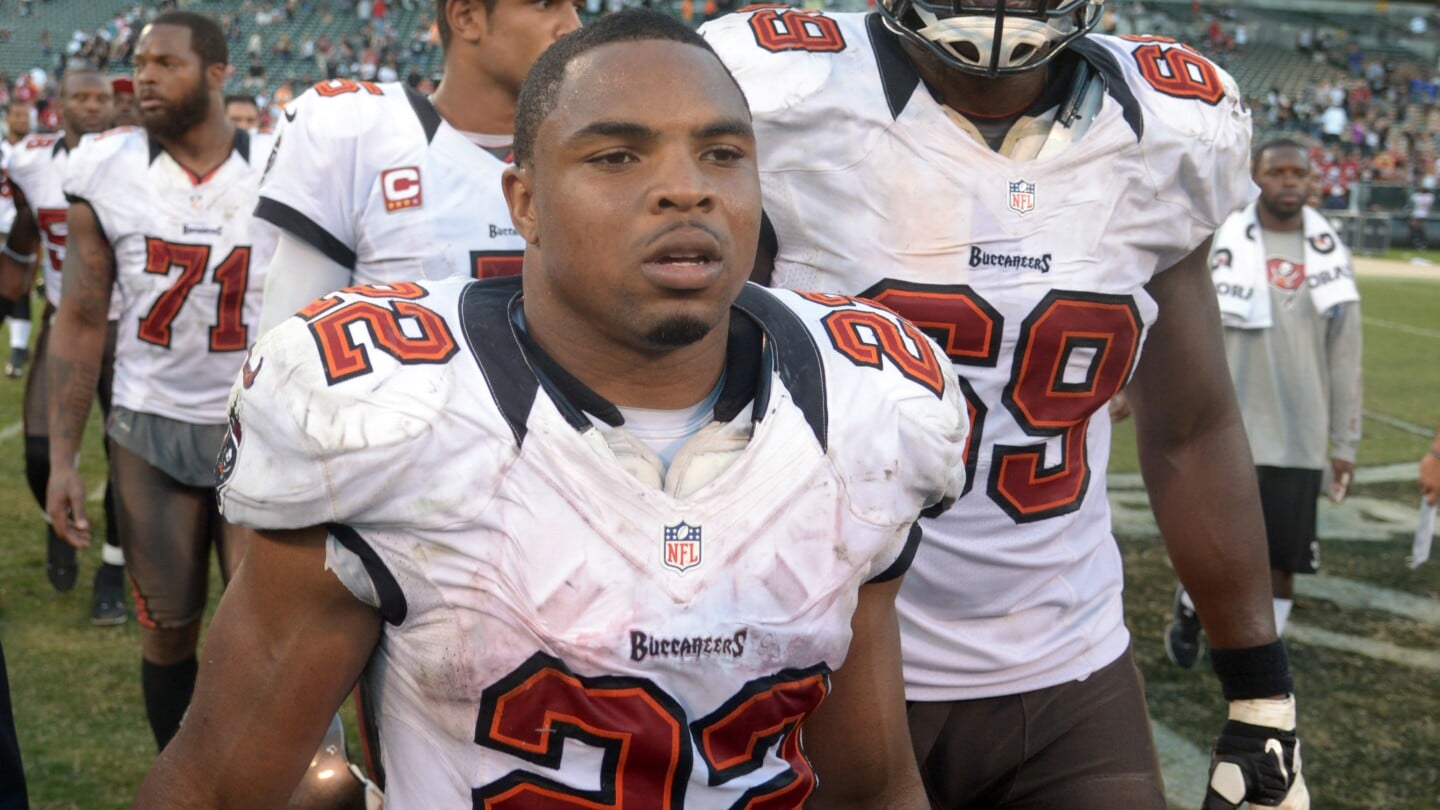 Featured image for Former NFL Star Doug Martin Dies in Oakland Police Custody