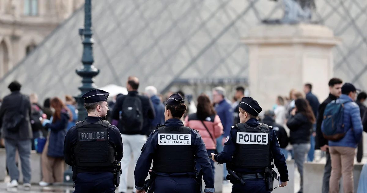 Featured image for Louvre Heist: Thieves Steal Crown and Priceless Jewels, Museum Remains Closed