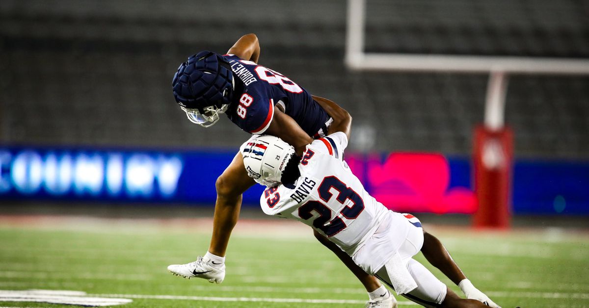 Featured image for "Wildcats' Penalty-Filled Scrimmage Takes Unexpected Turn at Arizona Preseason Training Camp"