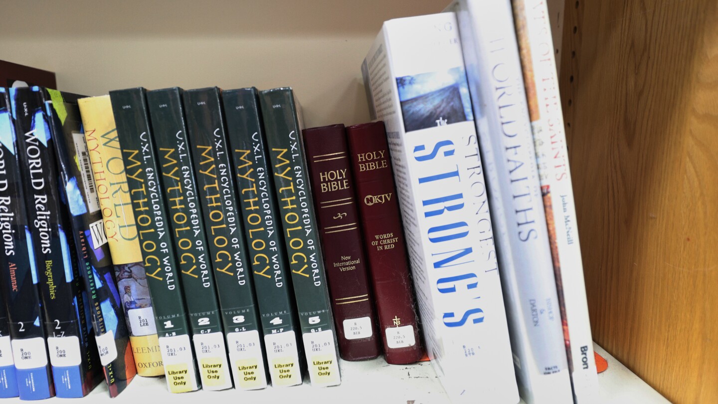 Featured image for Oklahoma Schools Drop Bible Instruction Mandate