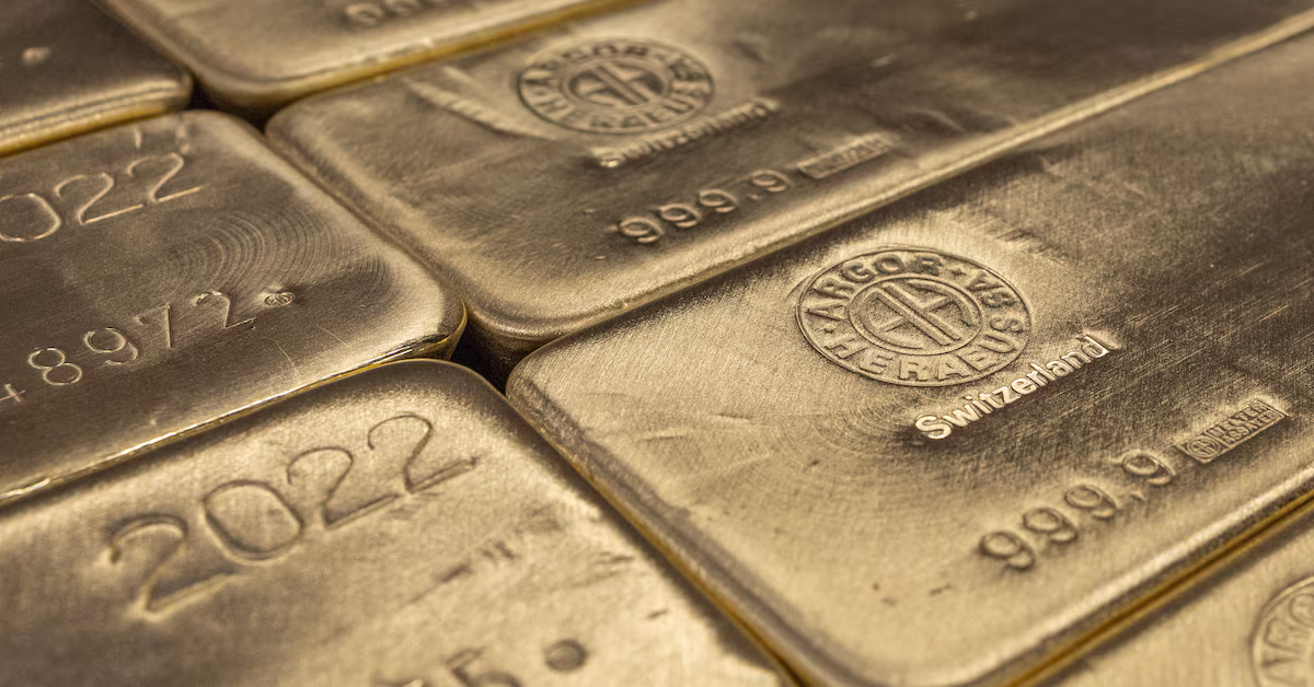 Featured image for Market reassessment of Fed path causes gold to stumble on higher yields.