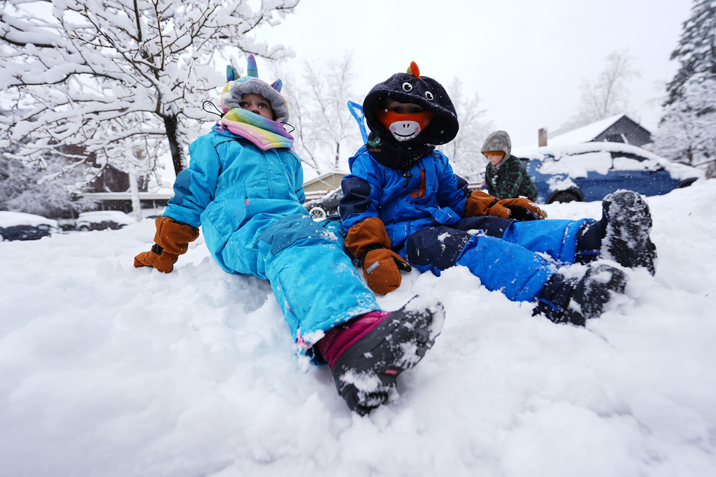 Featured image for Colorado faces heavy snow and cold as winter storm impacts Denver and Southern regions