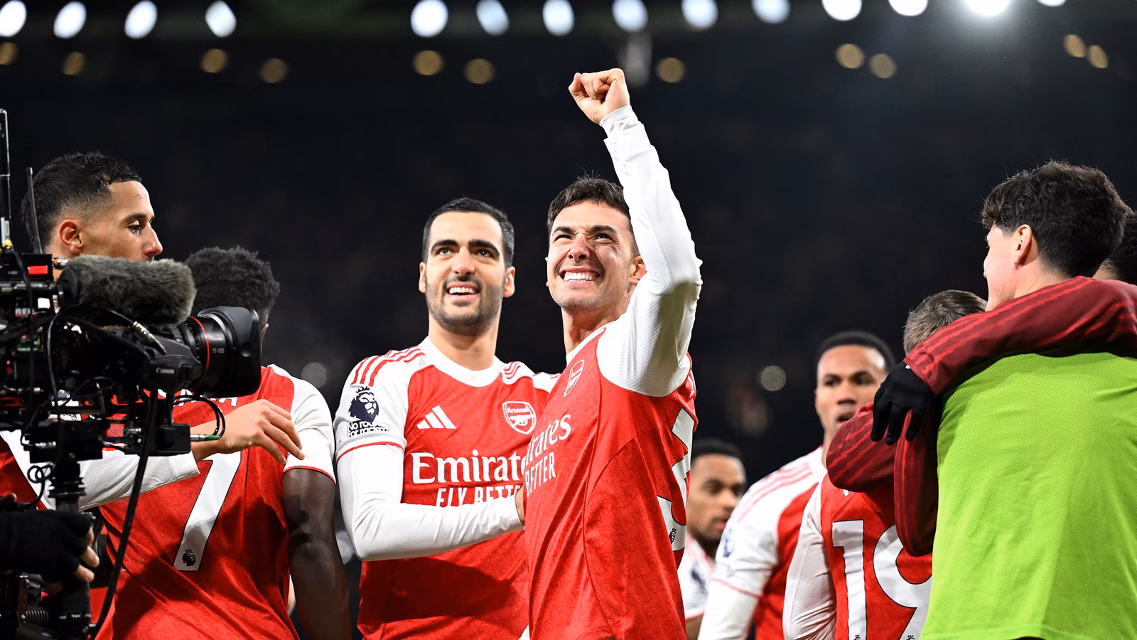 Featured image for Aston Villa's Win Sparks Excitement in Premier League Race