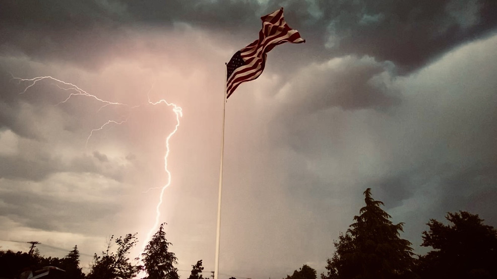 Featured image for Massive Storm Leaves Thousands in Shasta County Without Power