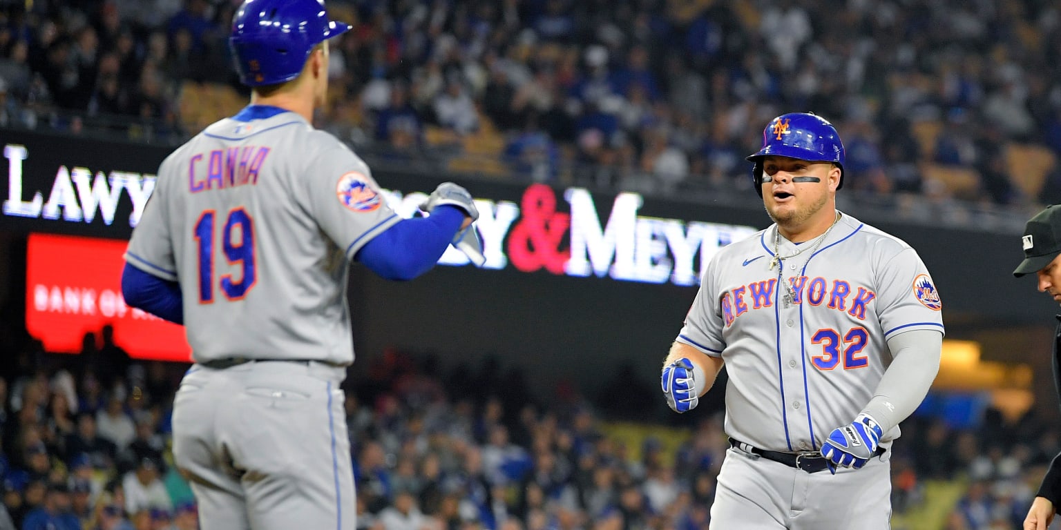 Featured image for Mets' Vogelbach homers in win over Dodgers.