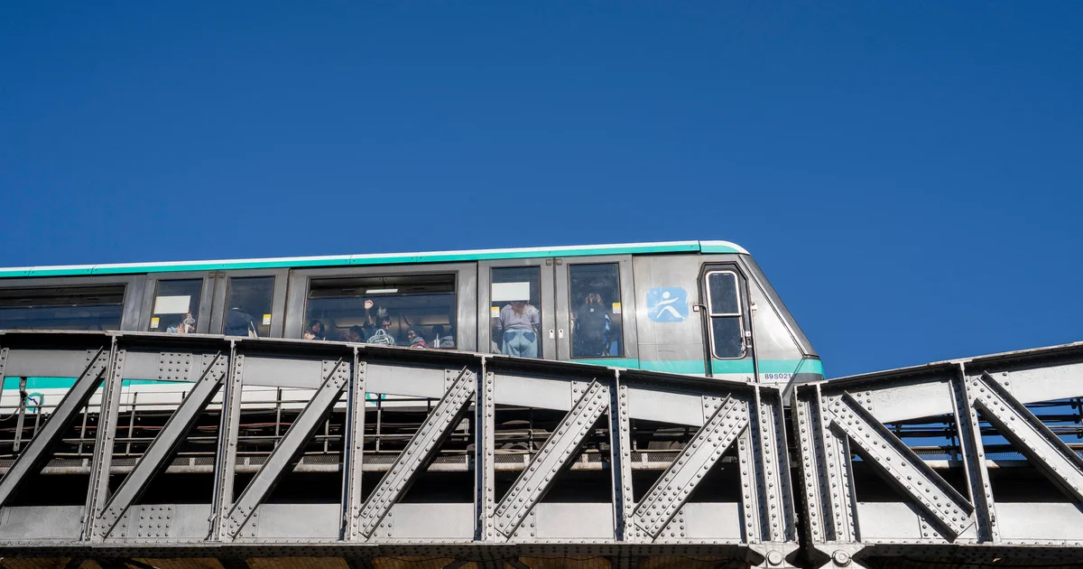 Featured image for Suspect Arrested in Paris Train Attempted Rape After Viral Video