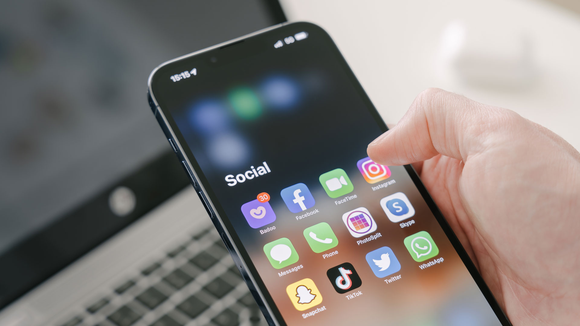 Featured image for "Protect Your Privacy and Extend Battery Life: Delete These Four Apps Now, Advises Security Expert"