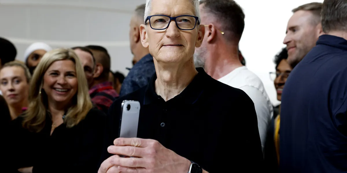 Featured image for Apple Cuts iPhone Air Production Amid Low Demand