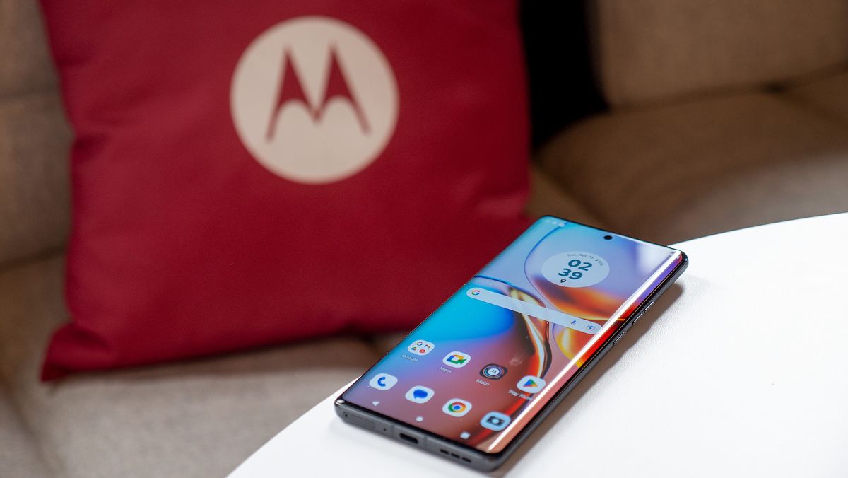 Featured image for "Prime Day 2023: Unbeatable Phone Deals from Motorola, Samsung, and Google"