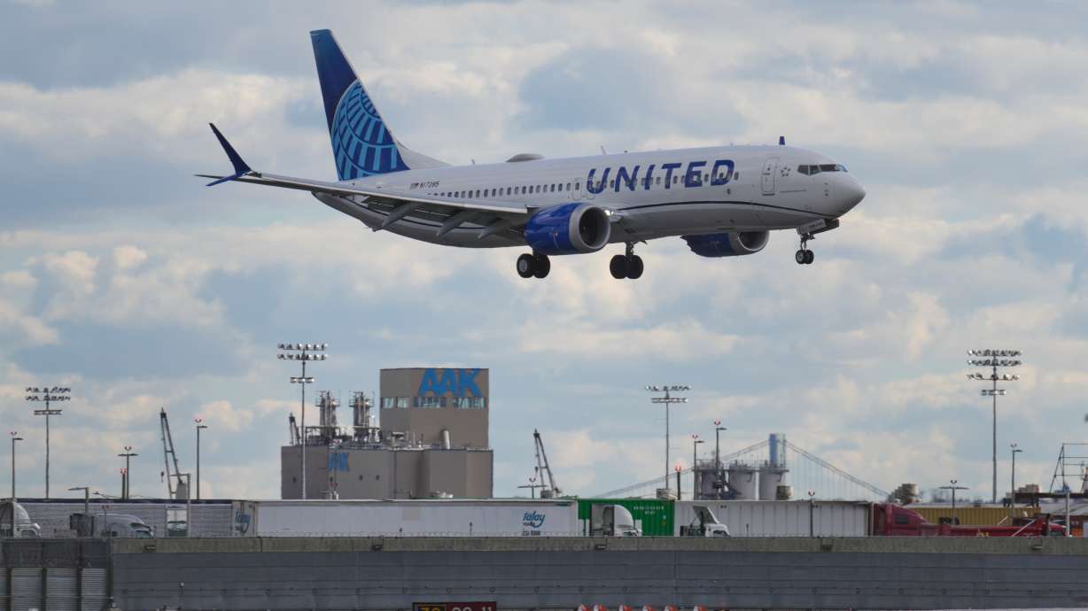 Featured image for FAA Flight Cuts Amid Shutdown Disrupt Travel Plans