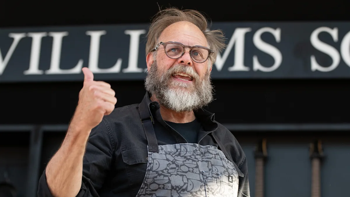 Featured image for Alton Brown Names Top Donuts in the U.S.