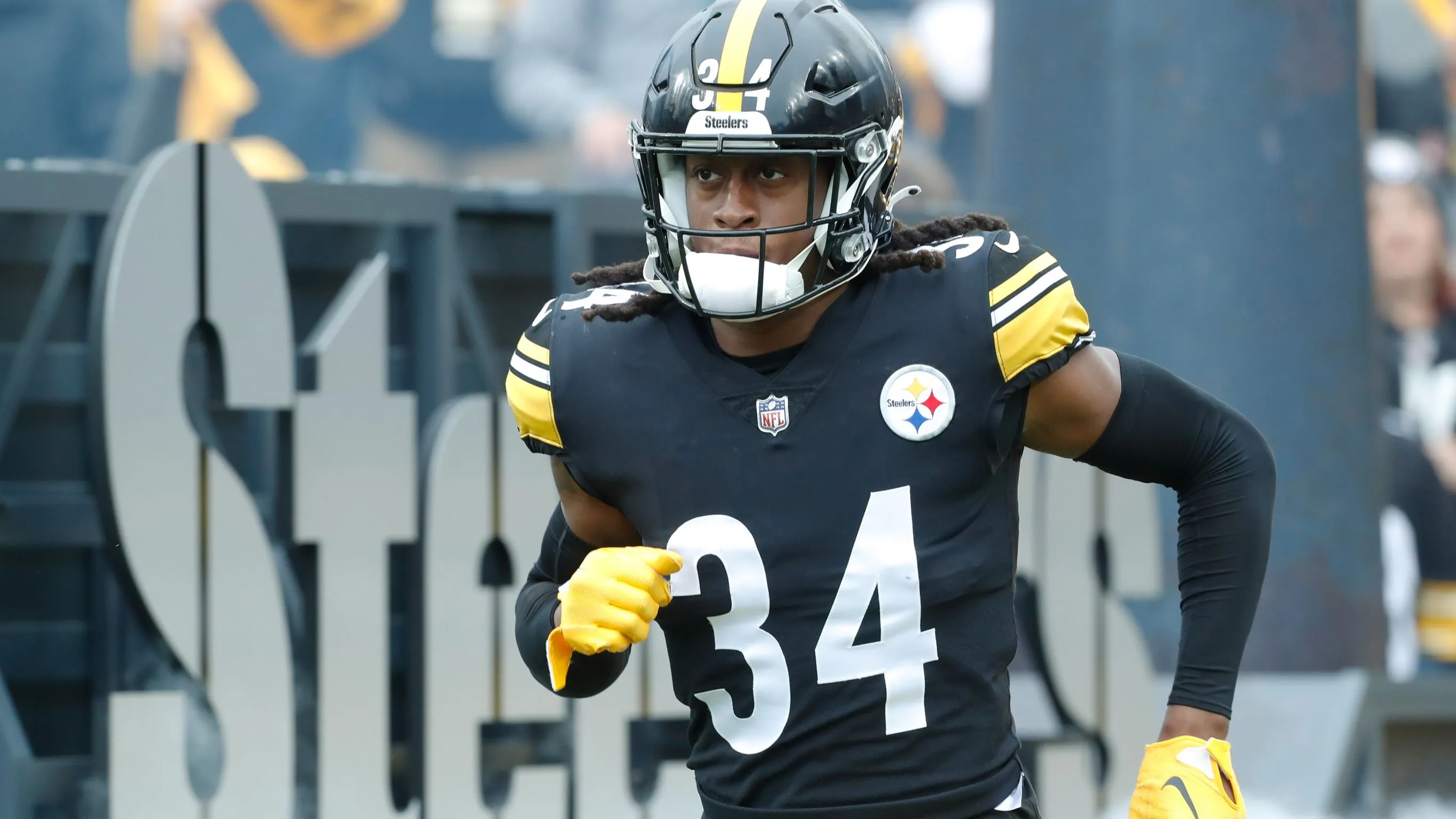 Eagles bolster secondary with signing of safety Terrell Edmunds.
