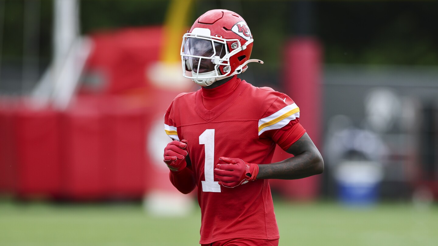 Featured image for Chiefs' Xavier Worthy to Miss Time Due to Shoulder Injury