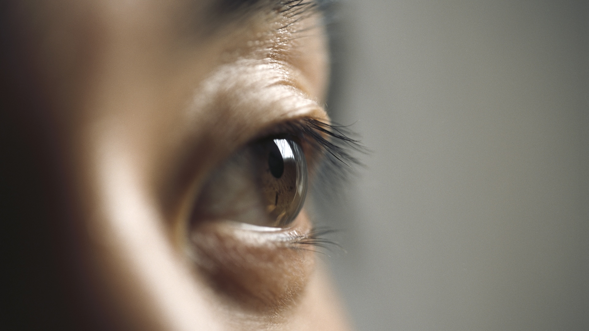 Featured image for Promising Laser-Free Eye Treatment Shows Potential as LASIK Alternative