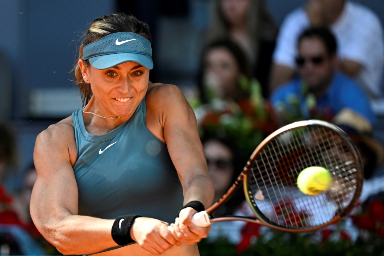 Featured image for "Tsitsipas and Badosa: A Love Story on and off the Wimbledon Court"