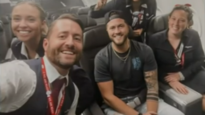 Featured image for Solo Traveler: Man Turns Travel Disaster into Unique Experience