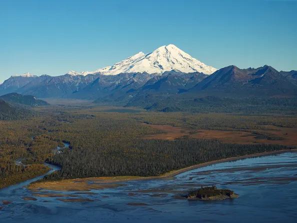 Featured image for Iliamna Volcano in Alaska Shows Signs of Activity After a Century