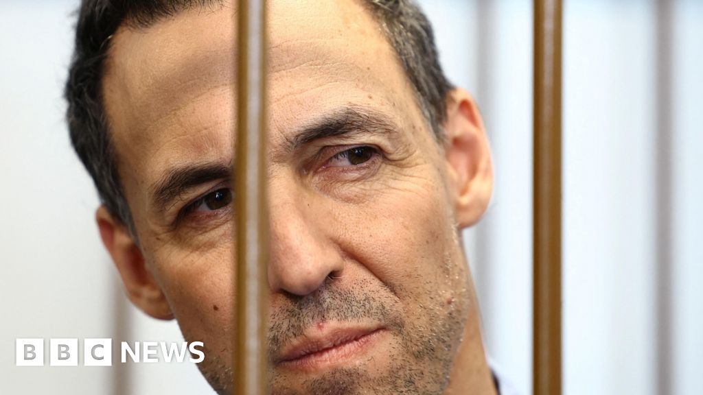 Featured image for Russia Conducts Prisoner Swap, Frees French Researcher and Basketball Player