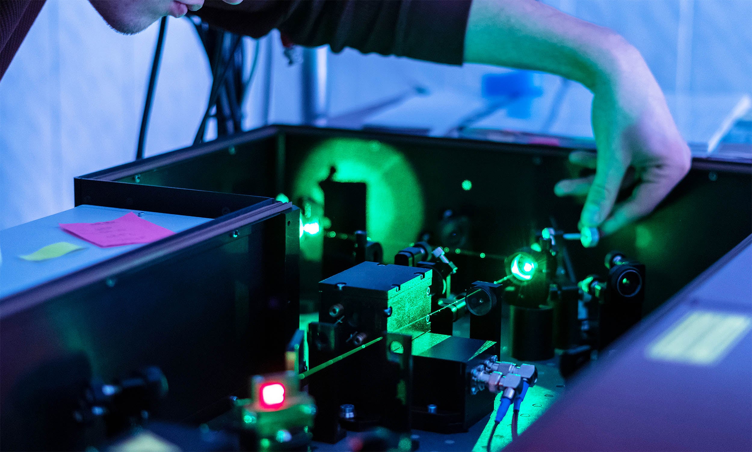 Featured image for Scientists Achieve Reversible Quantum Time Manipulation