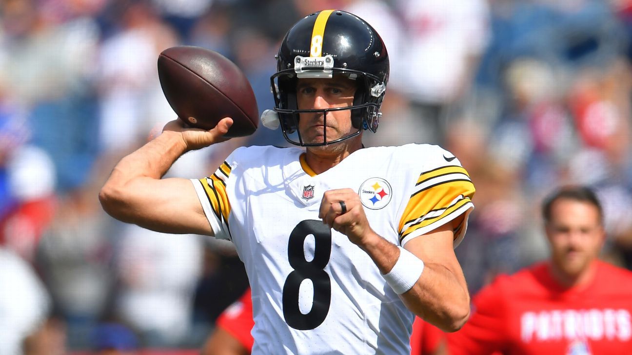 Featured image for Aaron Rodgers surpasses Brett Favre for 4th in NFL all-time passing touchdowns